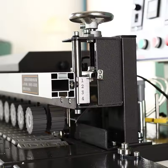 Enchapadora de Cantos Compacta GC - Imagen 6